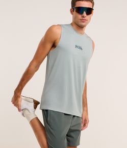 Regata Regular Esportiva em Tecnologia Dry com Estampa Lettering