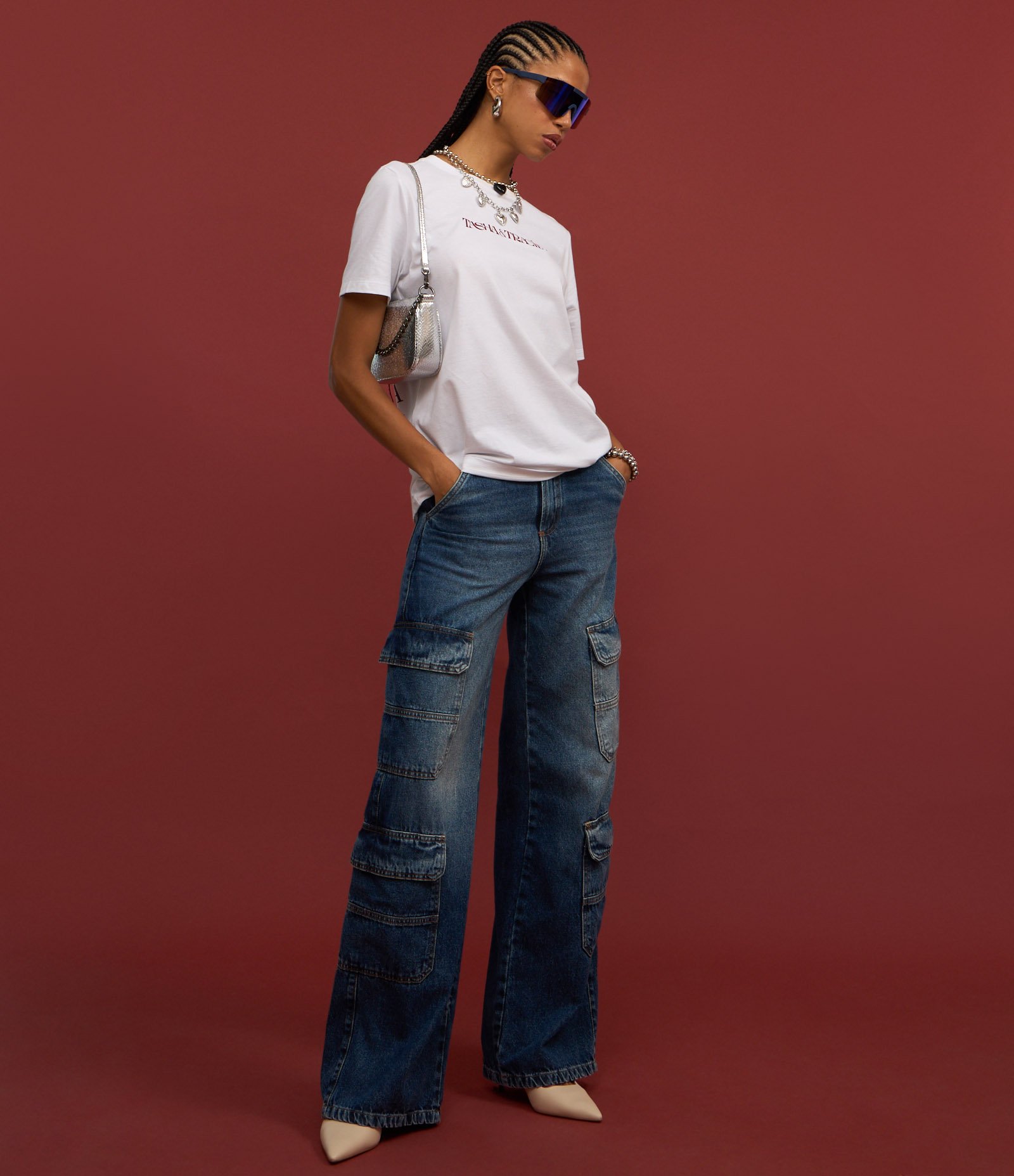 Camiseta Alongada em Algodão com Estampa Tasha e Tracie Diretoria Branco 4