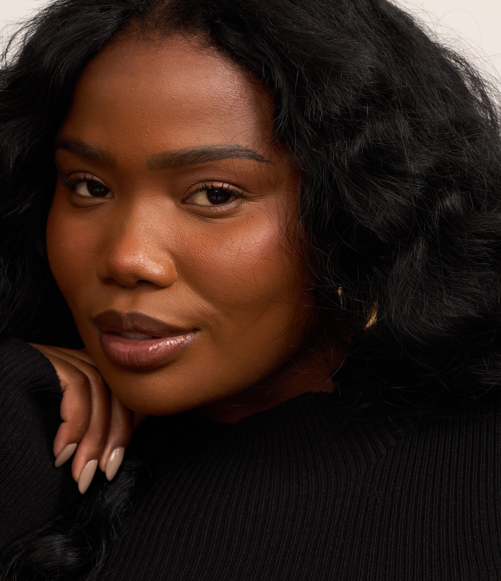 Vestido Curto Evasê em Tricô com Gola Alta Curve & Plus Size Preto 4