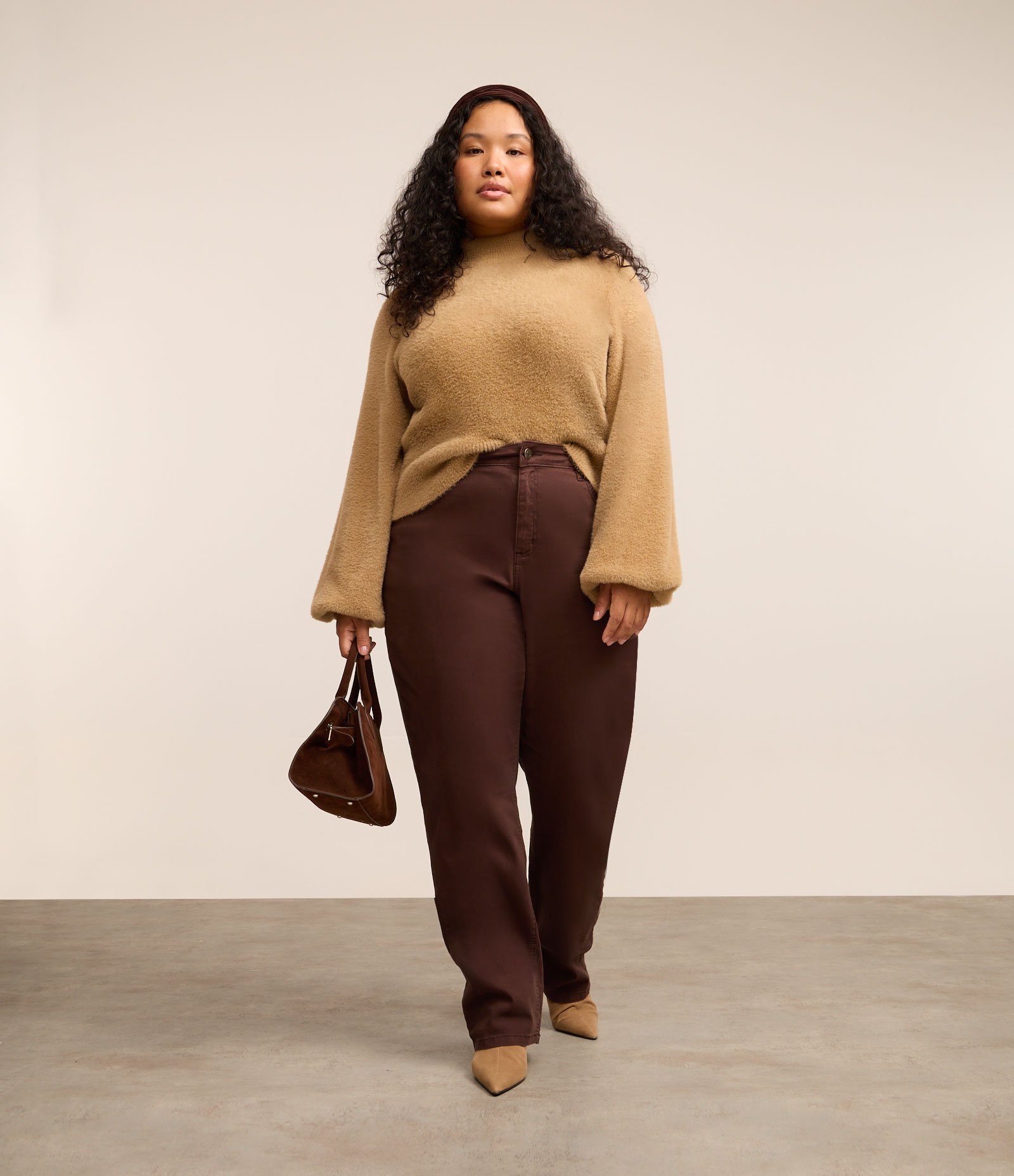 Suéter em Tricô com Pelinhos e Gola Alta Curve & Plus Size Marrom 2