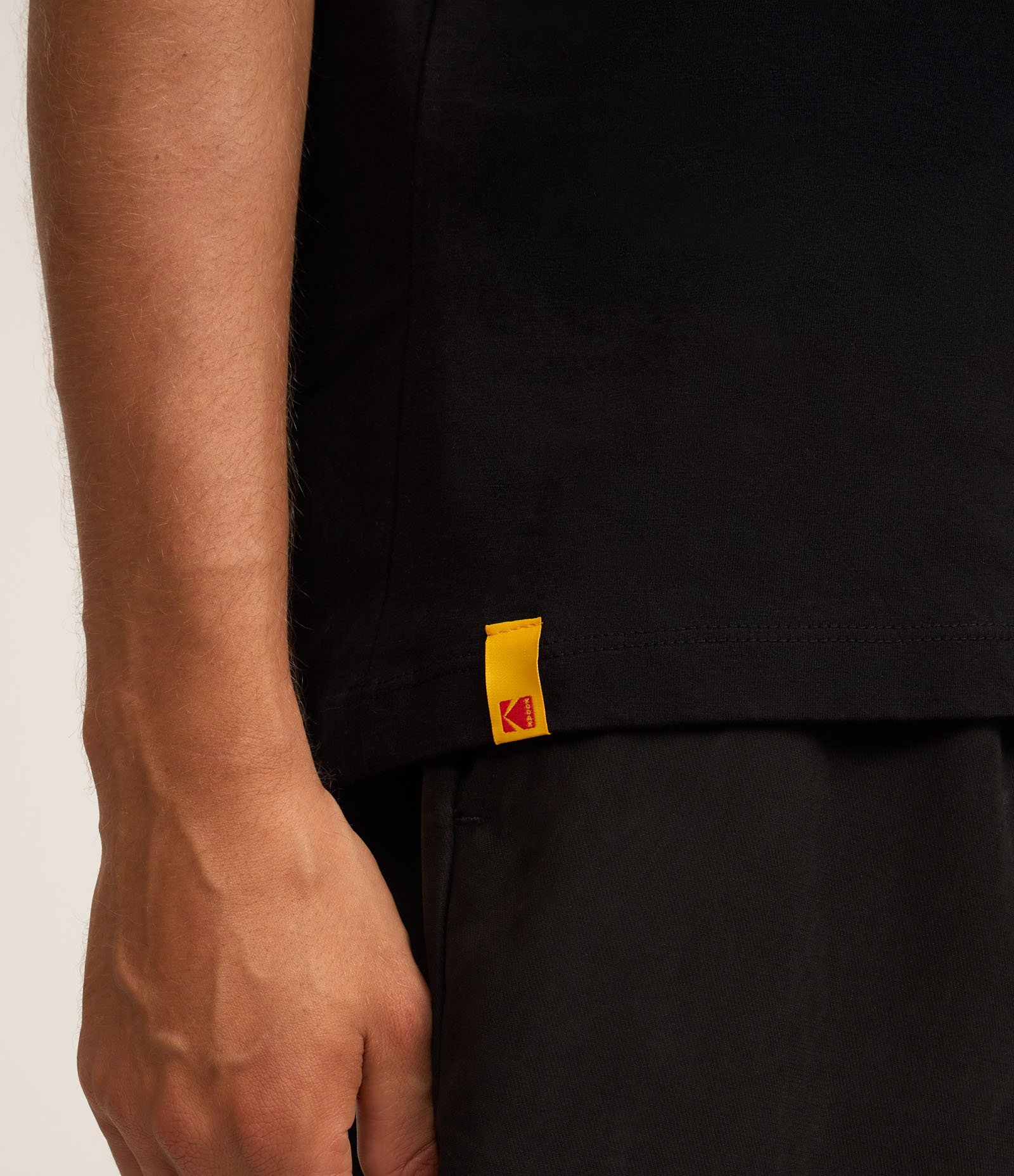 Camiseta Comfort em Algodão com Estampa Kodak Preto 4