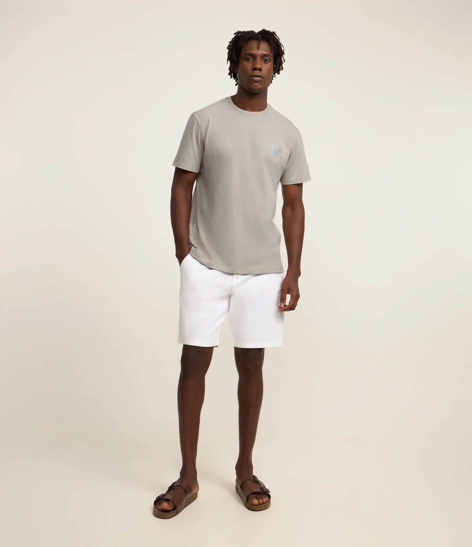 Camiseta Comfort com Estampa de Cerveja Gelada Cinza 2