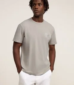 Camiseta Comfort com Estampa de Cerveja Gelada