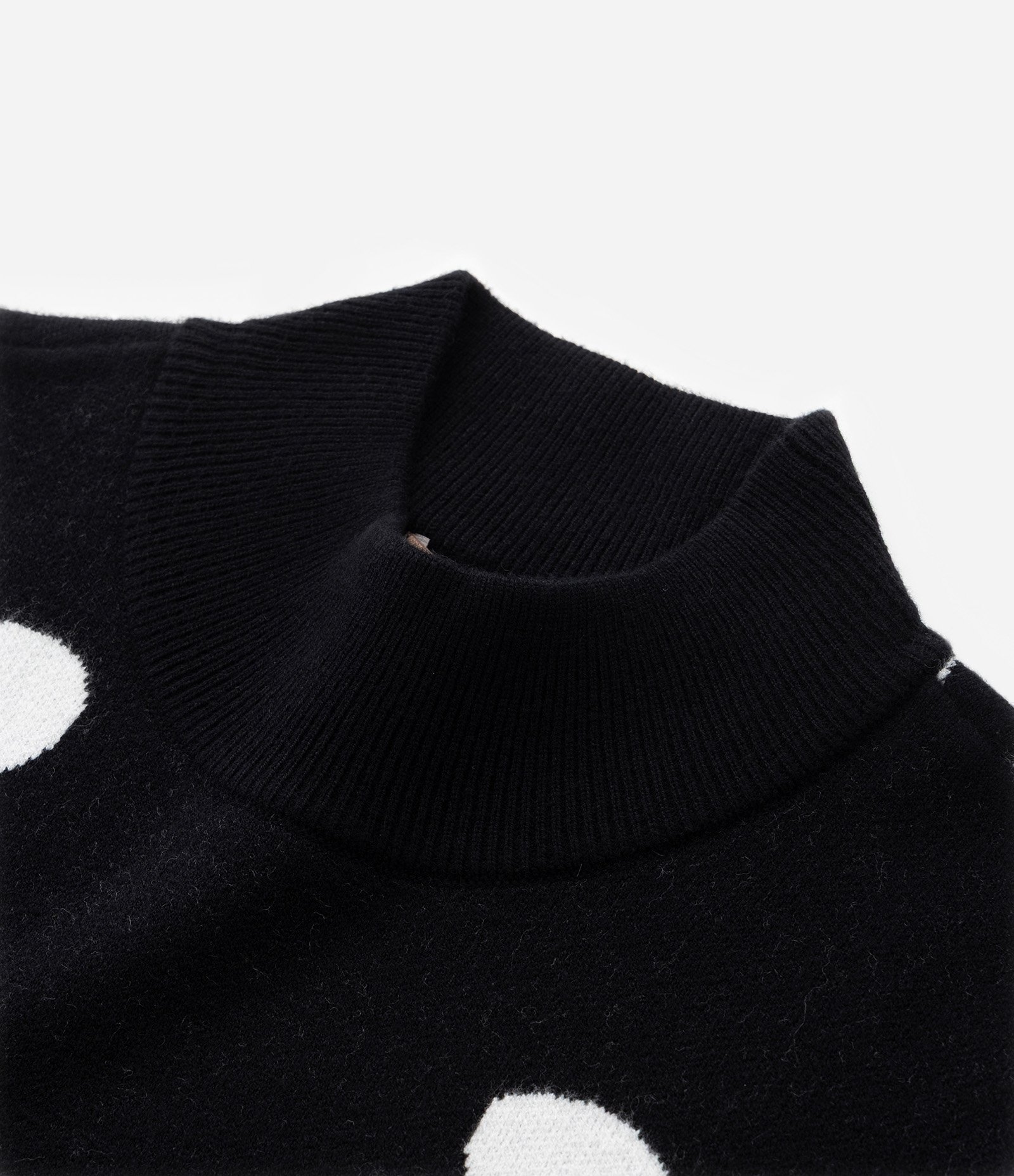 Suéter em Jacquard com Estampa Margaridas Curve & Plus Size Preto 7