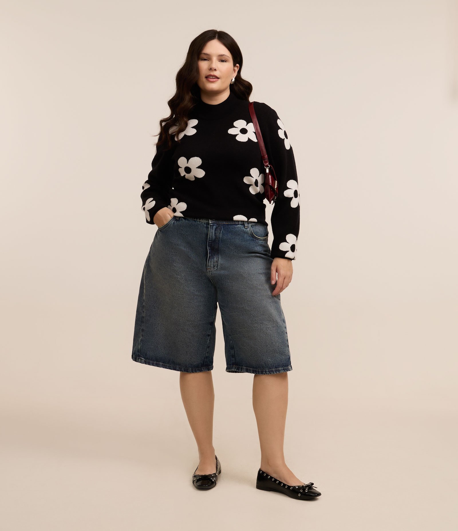 Suéter em Jacquard com Estampa Margaridas Curve & Plus Size Preto 3