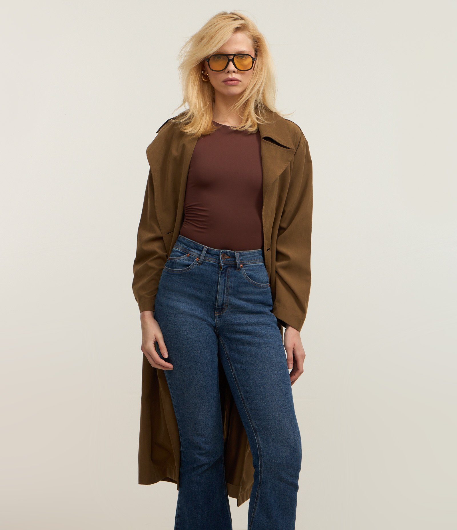 Calça Flare em Jeans e Bolsos com Lapela Azul Escuro 2