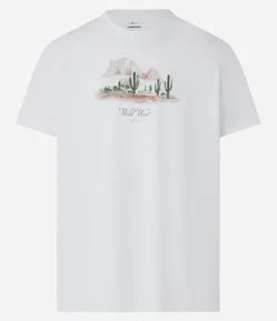 Camiseta Comfort em Algodão com Estampa de Cactos e Lettering Wild West