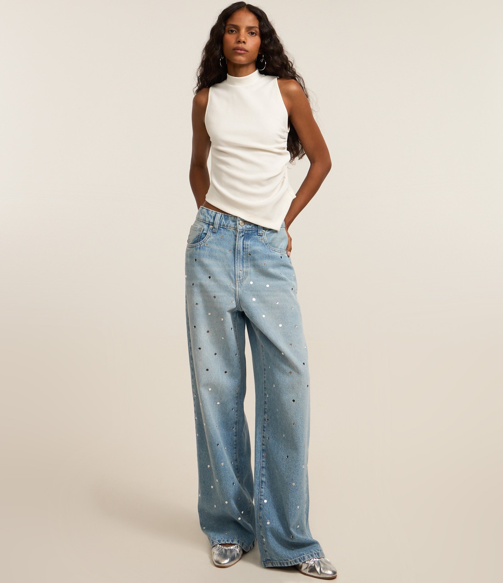 Blusa em Ponto Roma com Golinha Alta e Barra Assimétrica Branco 2