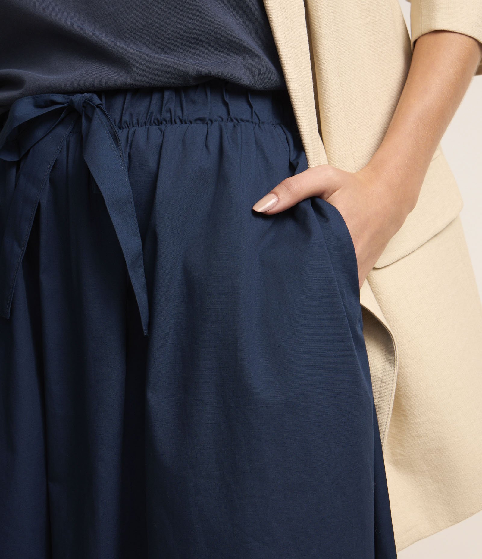 Saia Midi em Tricoline com Amarração de Lacinho Frontal Azul 4