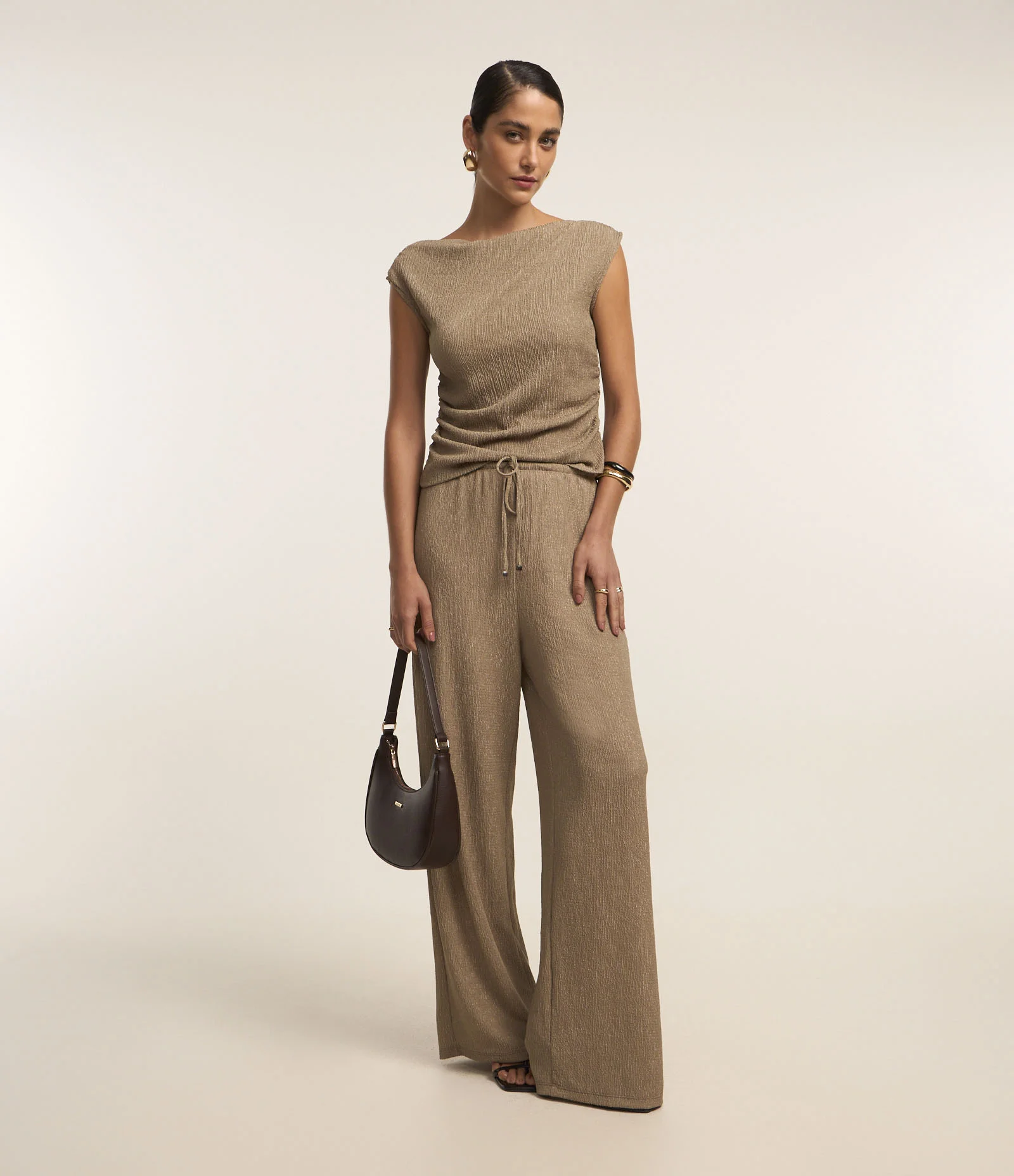 Blusa Ombro a Ombro com Drapeado na Lateral Bege 2