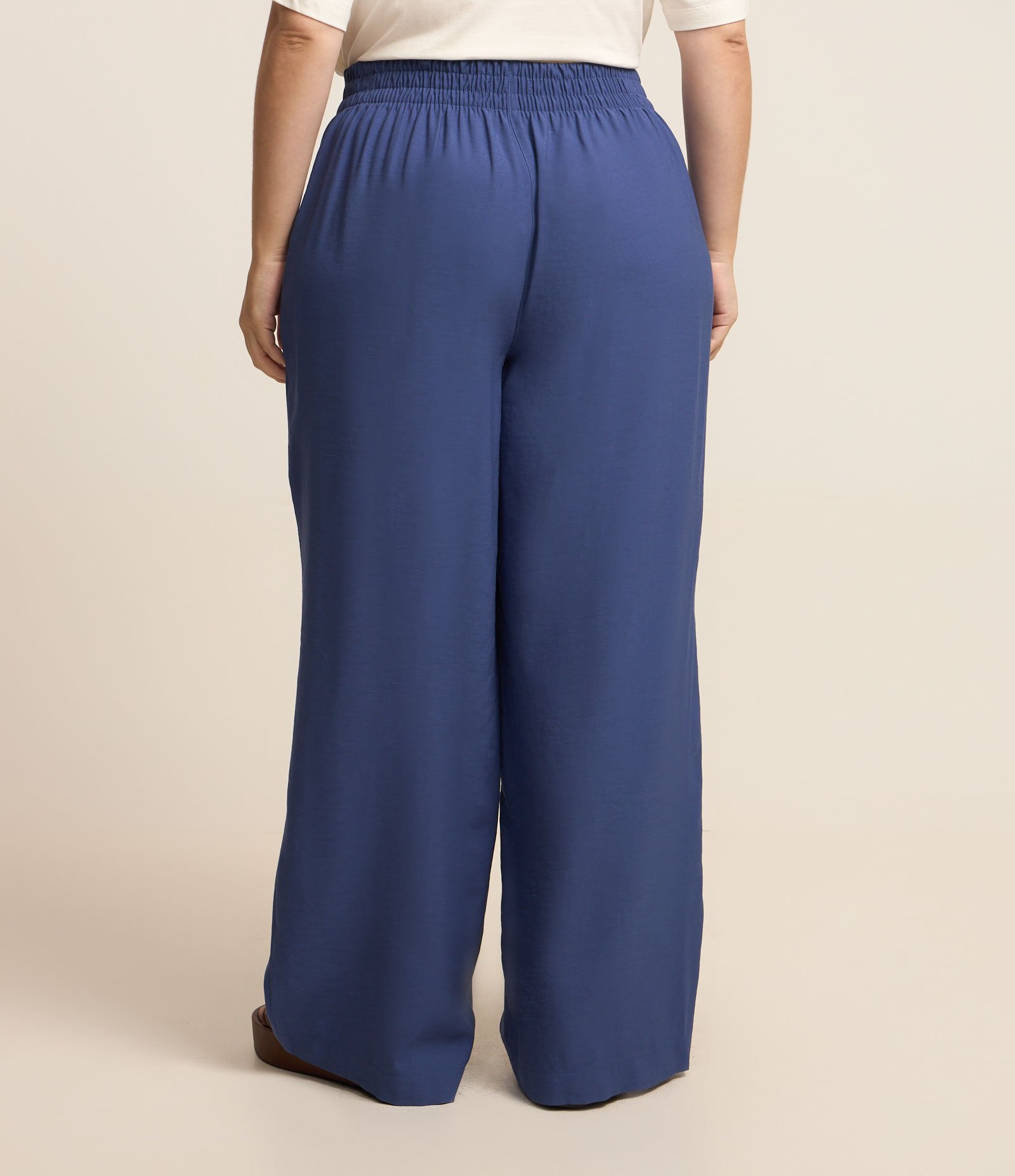 Calça Wide Leg em Crepe com Pregas Curve & Plus Size Azul 3