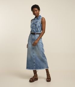 Vestido Midi em Jeans com Abotoamento Frontal e Cinto