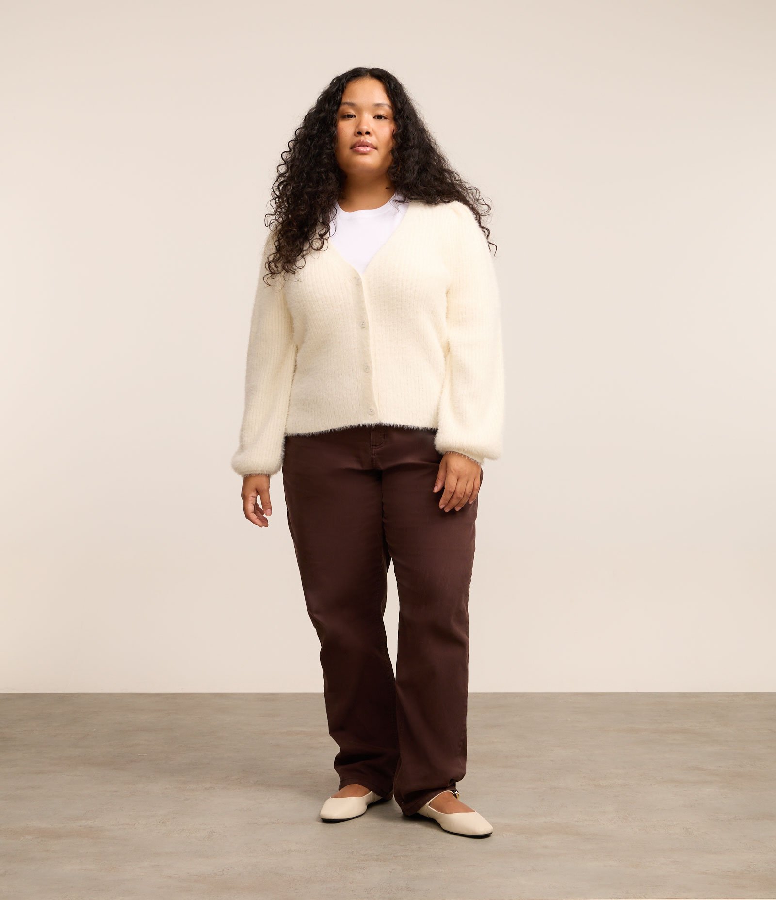 Cardigan Alongado Tricô Pesado Peludinho Curve & Plus Size Off White 2