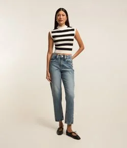 Calça Mom Jeans com Passantes Largos
