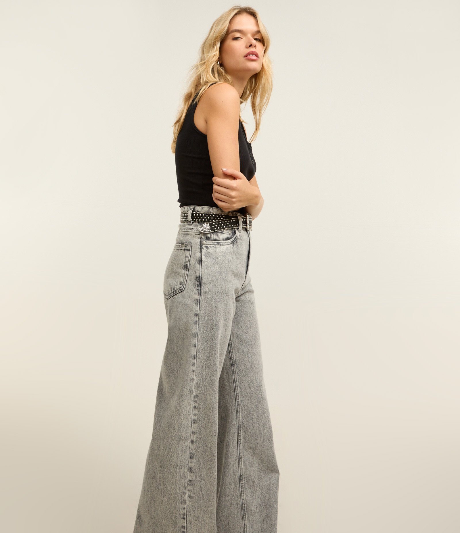 Calça Wide Leg em Jeans com Cintura Alta Cinza 2