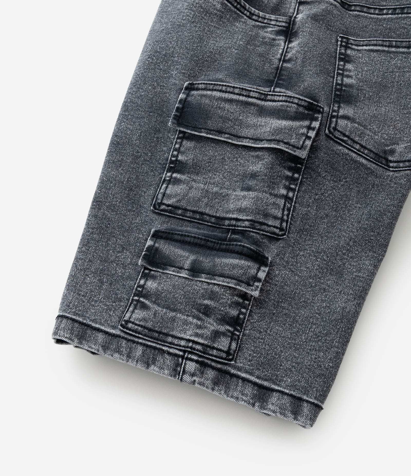 Bermuda Infantil em Jeans com Bolsos Cargo - Tam 5 a 14 Anos Cinza 4