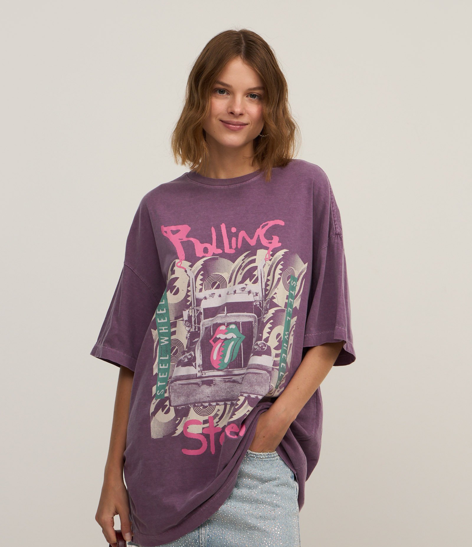 Camiseta Oversized em Algodão Estonado com Estampa Rolling Stones Roxo 1
