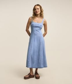 Vestido Midi em Jeans com Saia Evasê