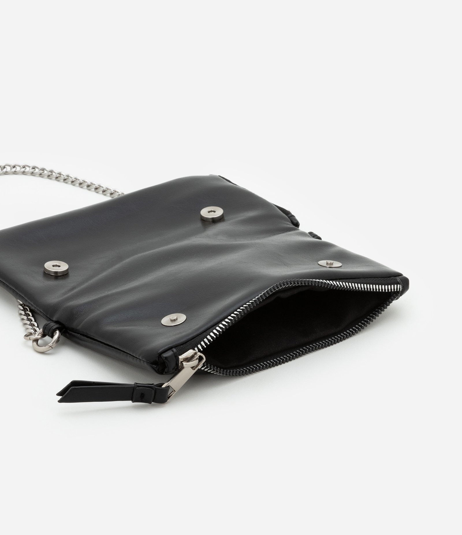 Carteira Envelope Grande com Alça em Corrente Preto 5