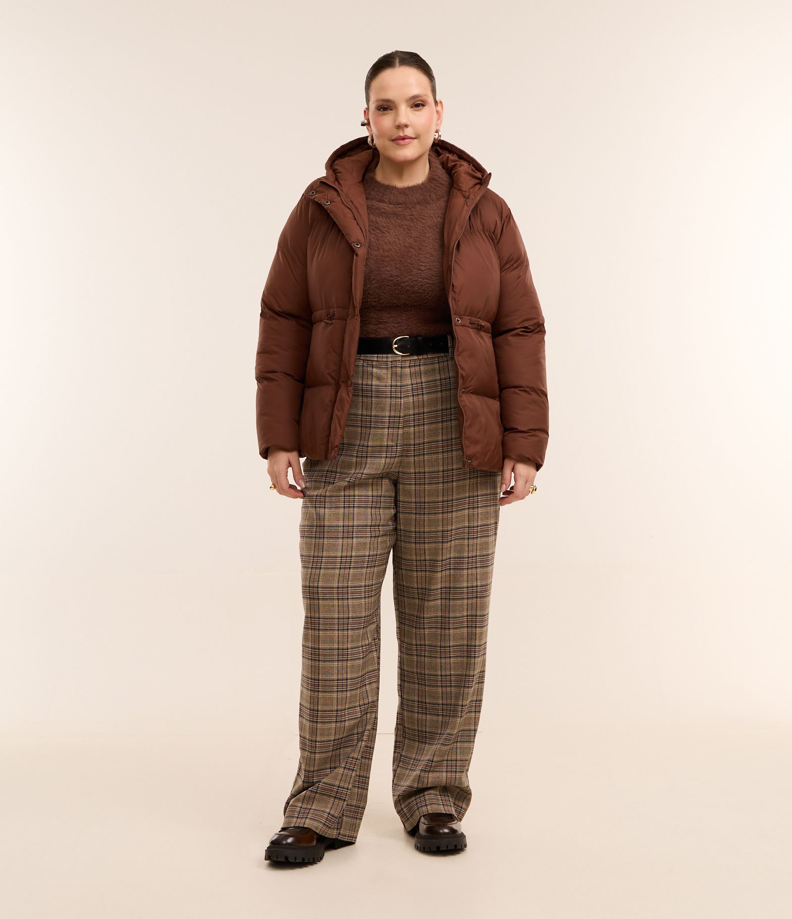 Casaco Puffer com Capuz Cintura Ajustável Curve & Plus Size Marrom 3