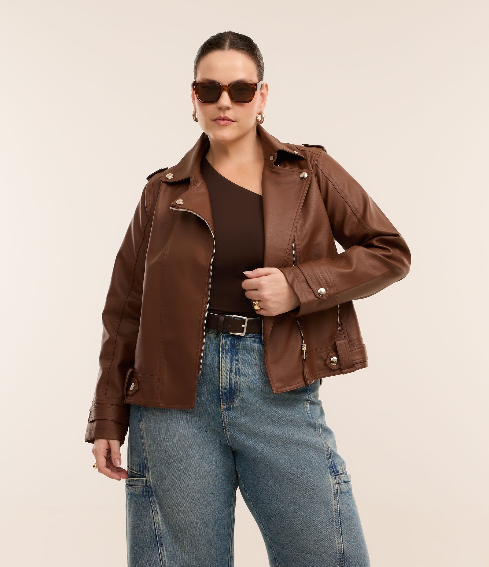 Jaqueta em PU com Botões e Zíper Curve & Plus Size Marrom 1