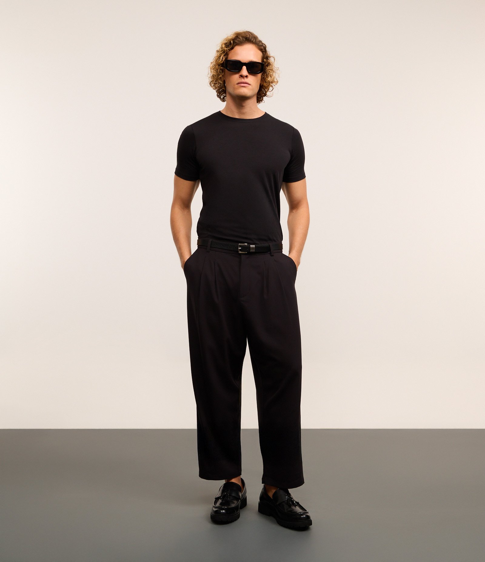 Camiseta Slim Básica em Algodão Preto 2