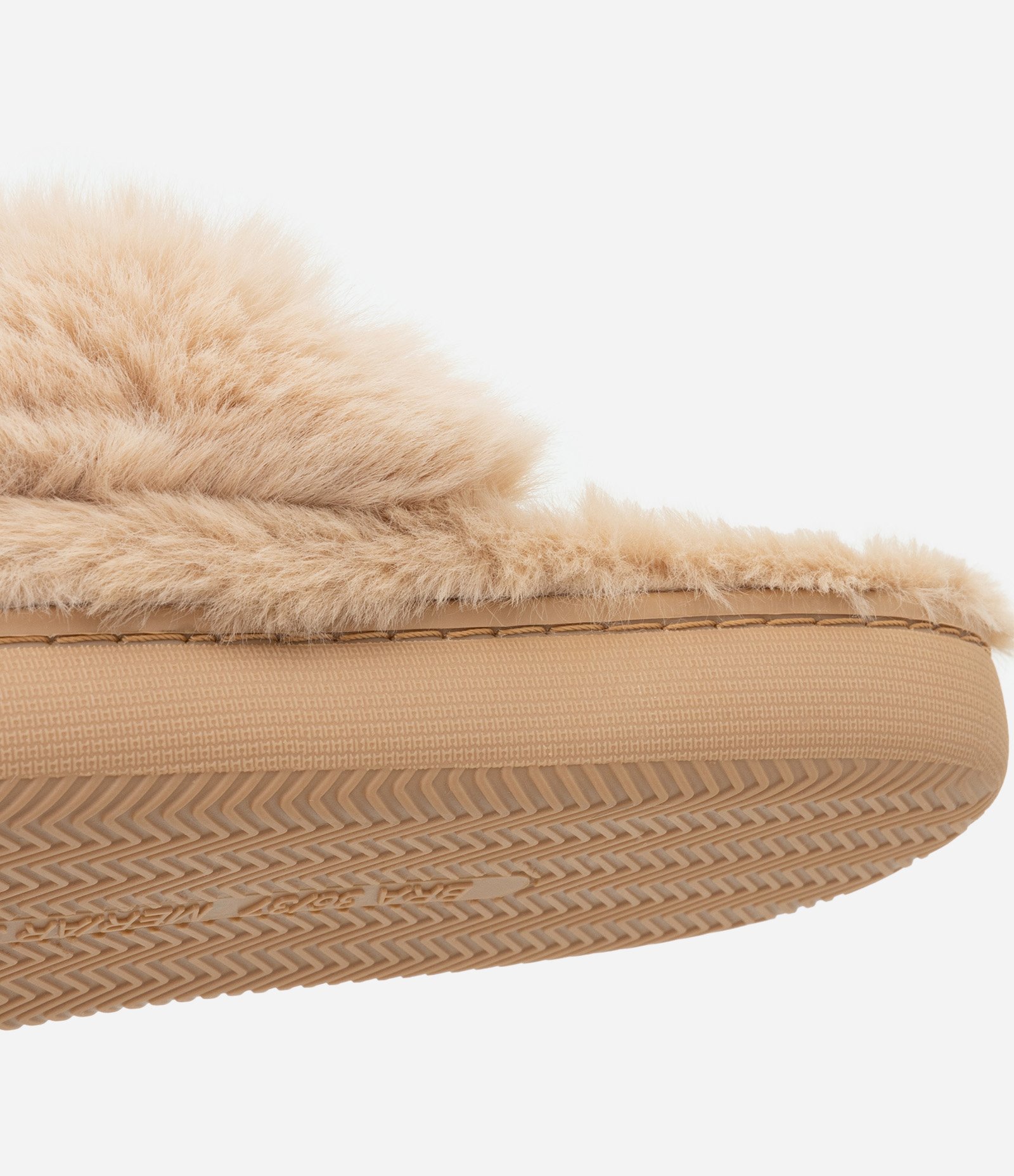 Pantufa Aberta Peludinha com Elástico no Calcanhar Bege 5