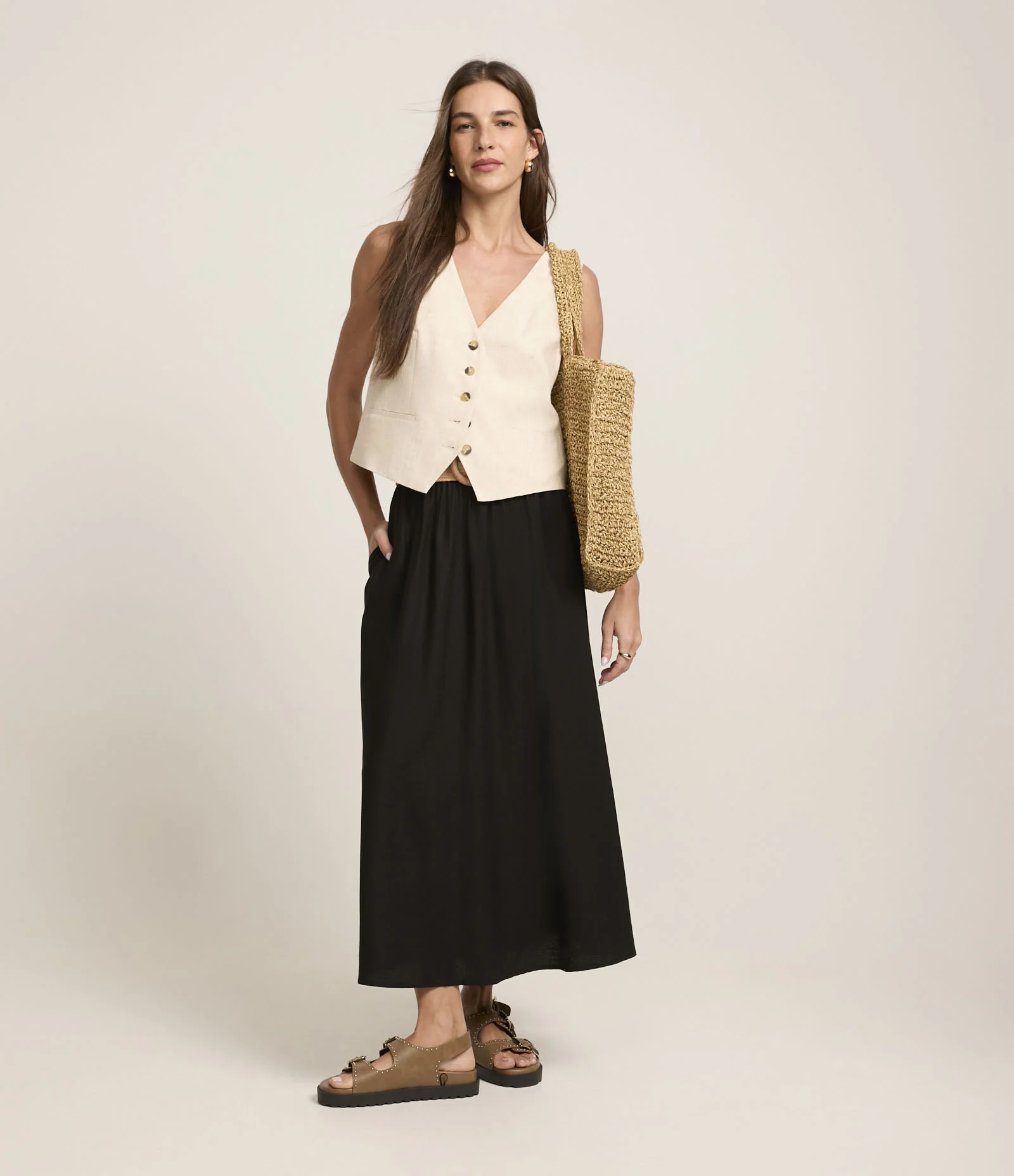 Saia Evasê em Viscolinho com Cinto de Ráfia e Fivela Redonda Preto 1