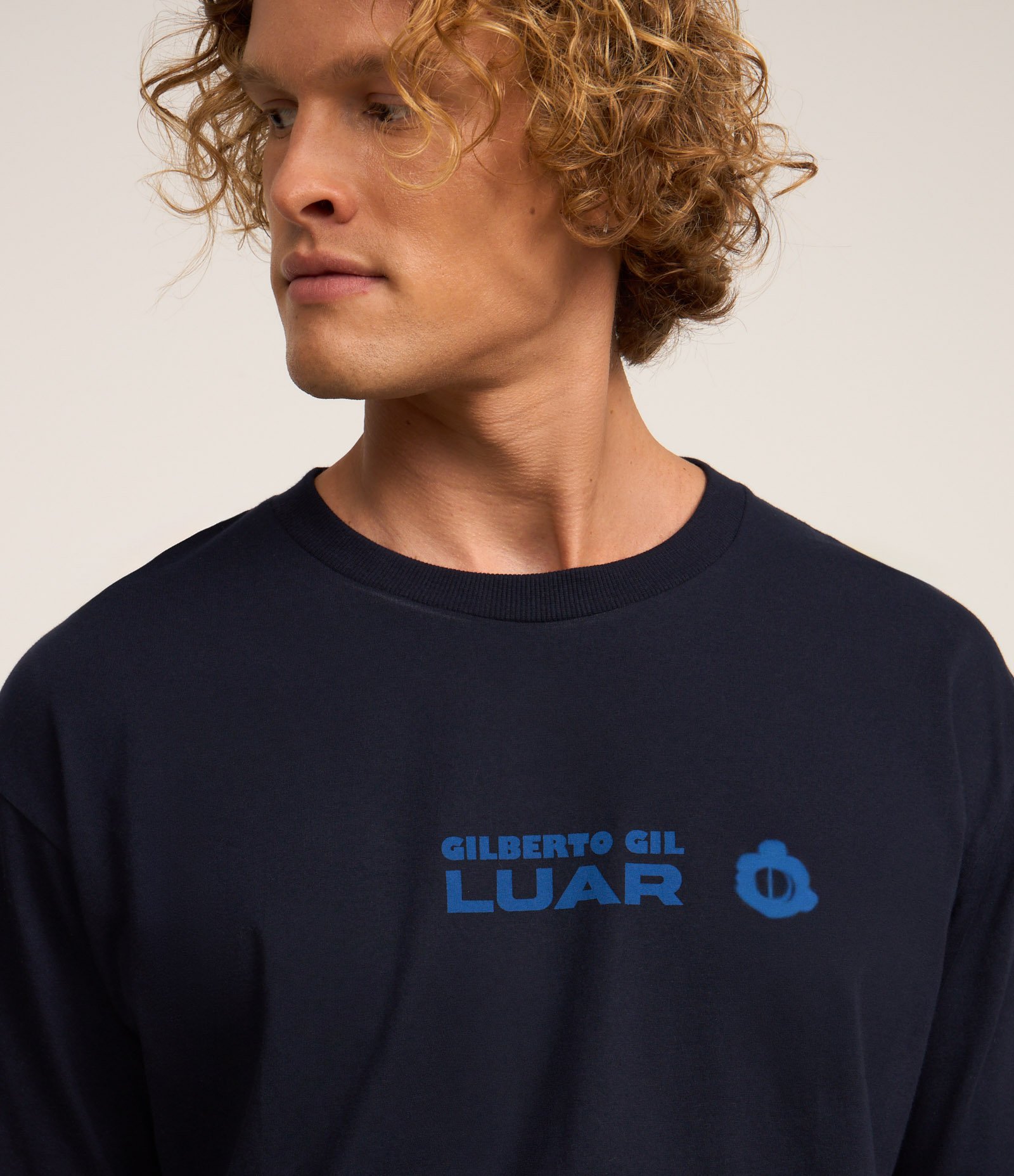 Camiseta Boxy em Algodão com Estampa Luar Gilberto Gil Azul Marinho 6