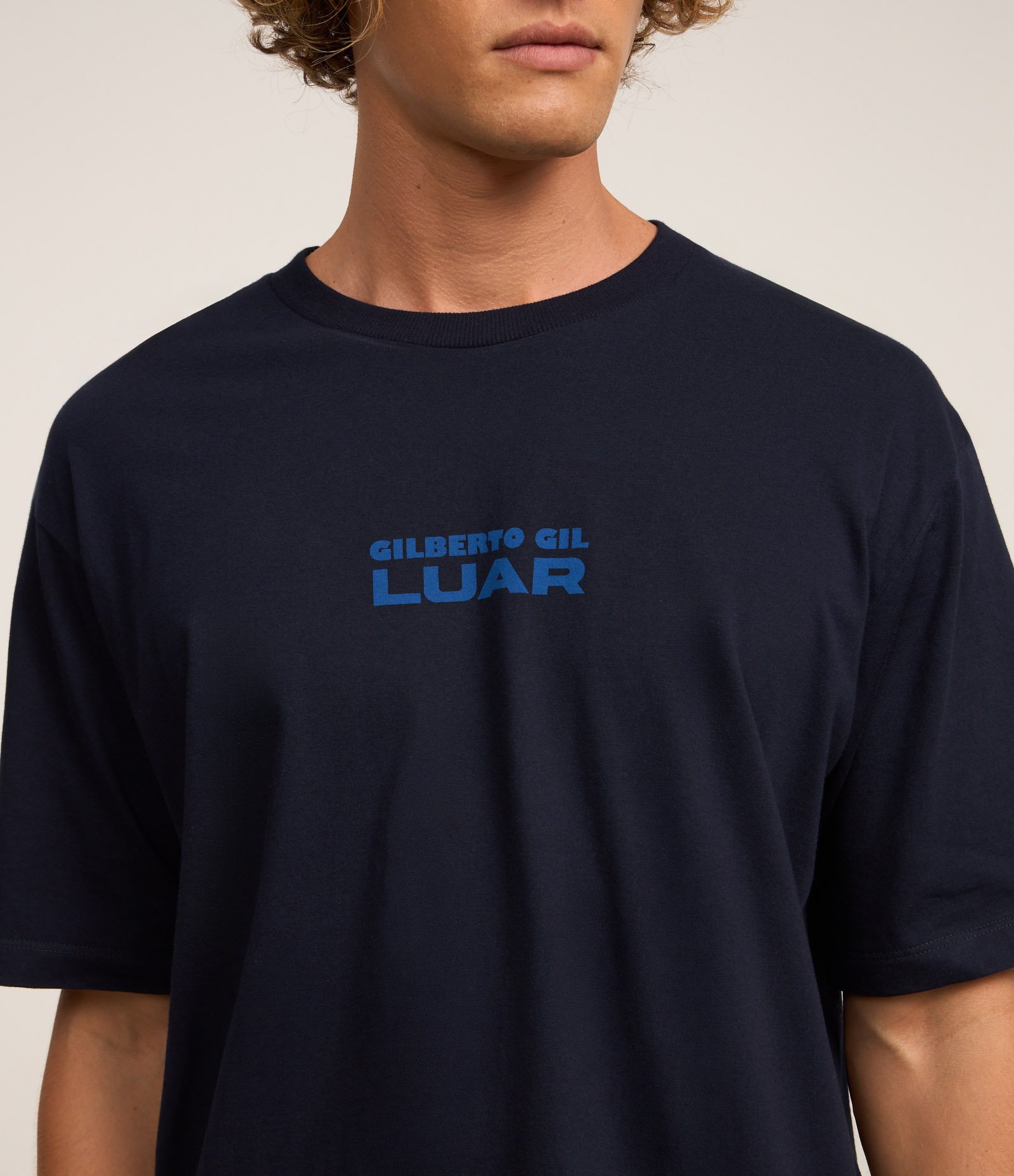 Camiseta Boxy em Algodão com Estampa Luar Gilberto Gil Azul Marinho 7
