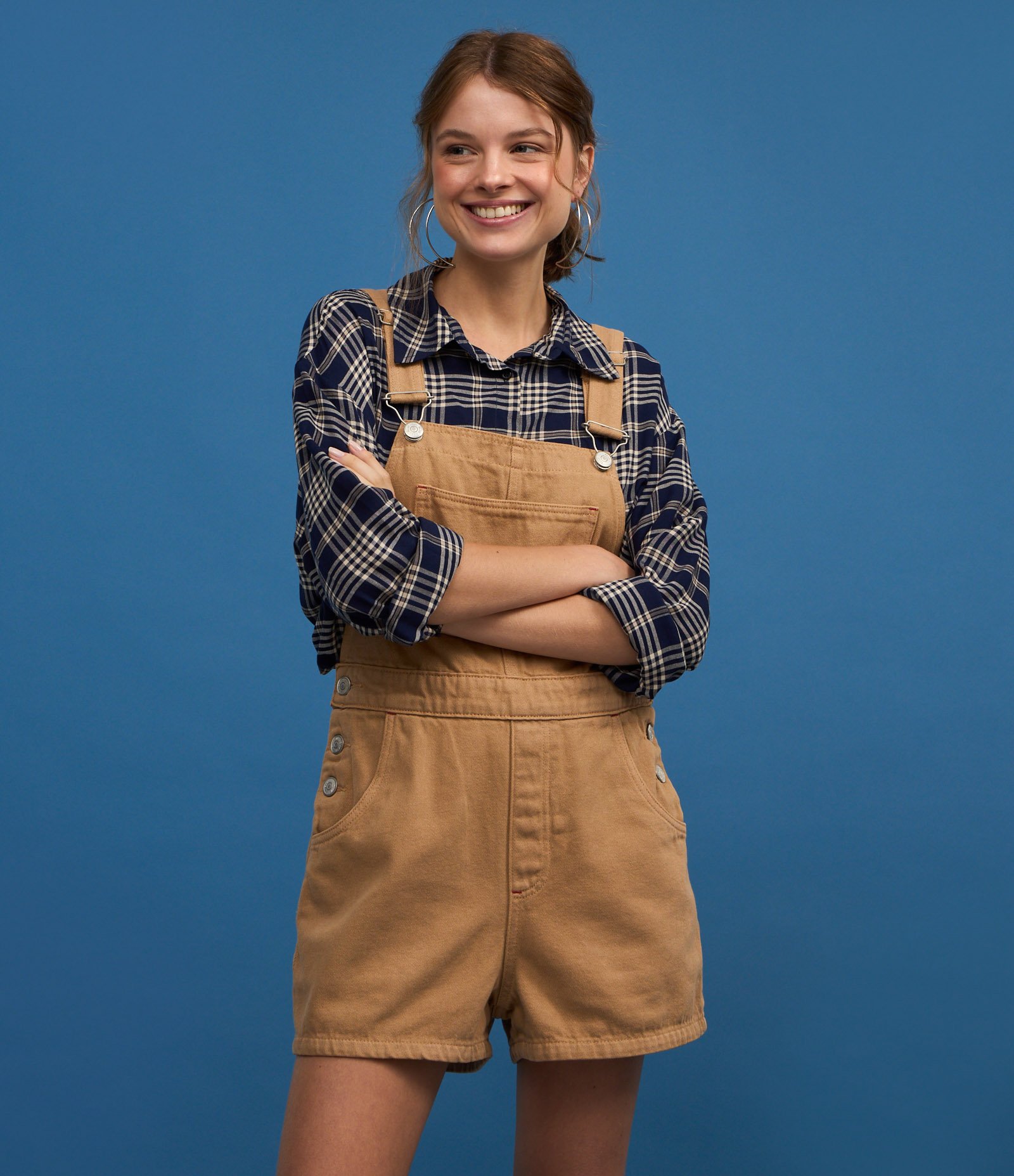 Macaquinho em Sarja com Bolso Frontal e Botões na Lateral Bege 3