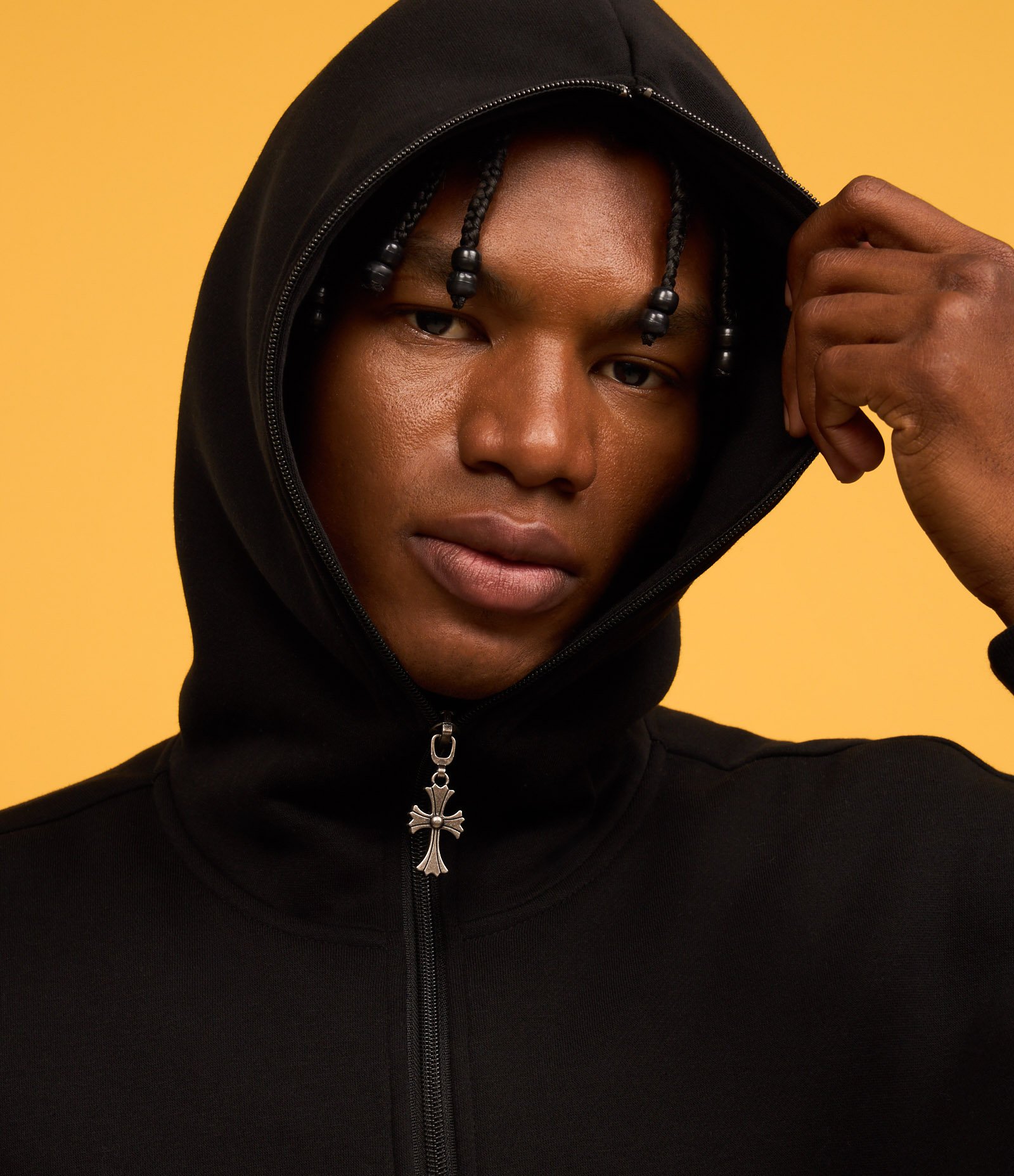 Casaco Boxy com Estampa Lettering e Zíper Pingente de Cruz Preto 3