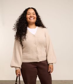 Cardigan Curto em Tricô e Bolsinho Curve & Plus Size