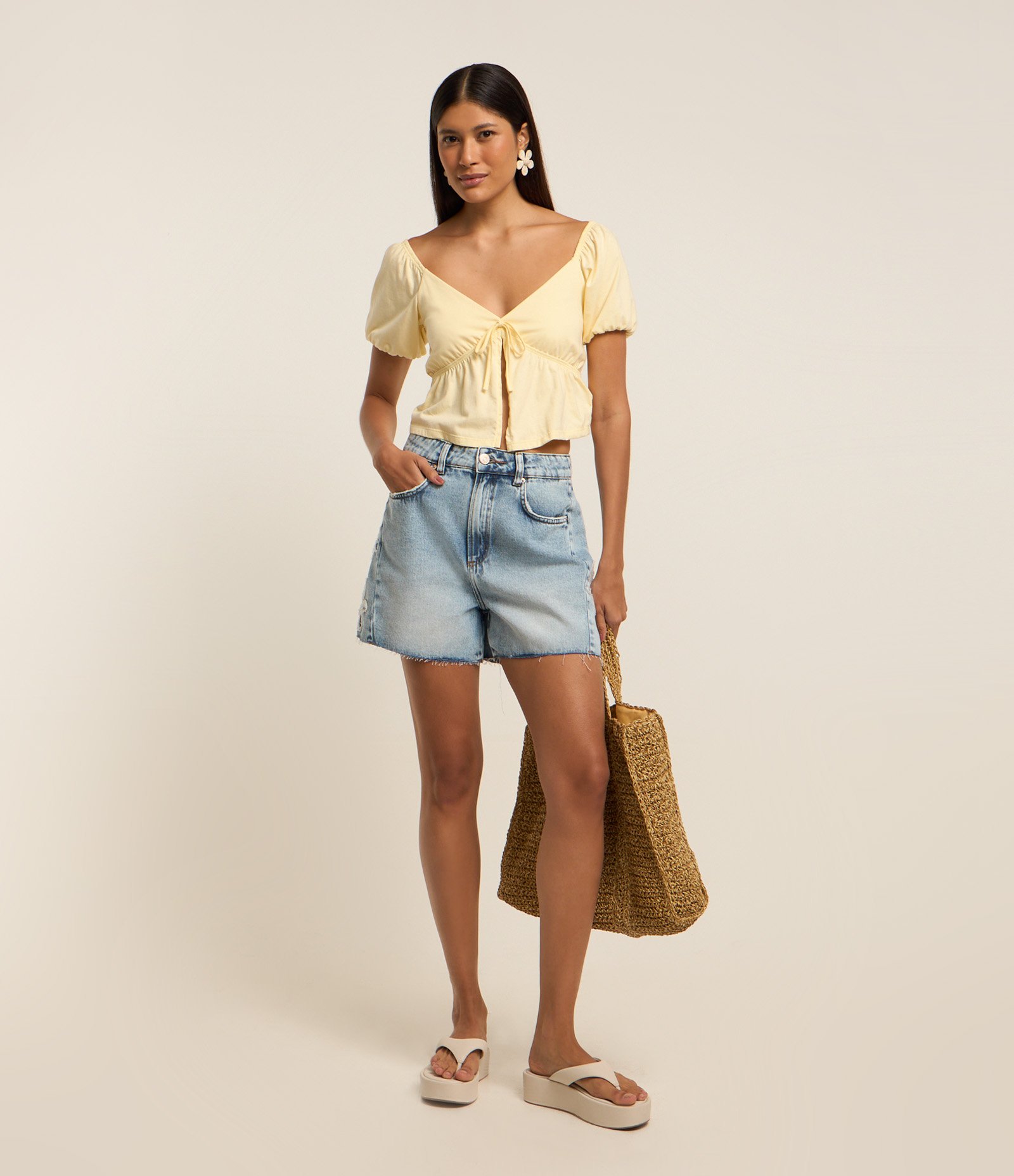 Short Slim em Jeans com Bordado de Flores Lateral Azul 1