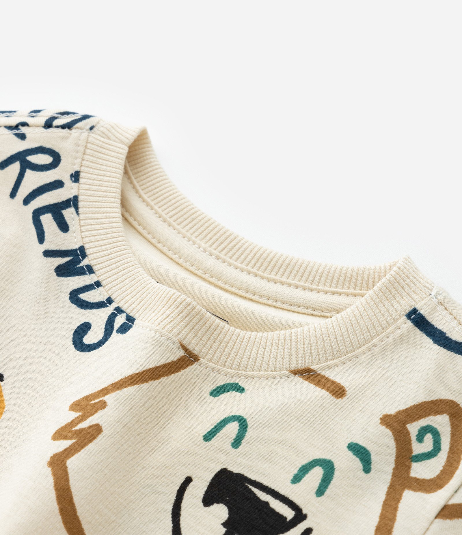 Camiseta Infantil com Estampa Outline e Bichinhos - Tam 1 a 5/6 Anos Bege 4