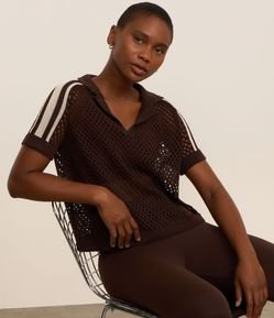 Camiseta Esportiva com Textura de Furinhos em Tricô e Gola Polo