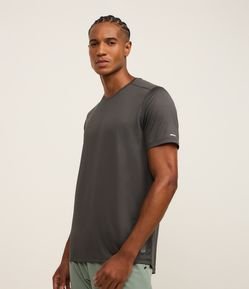 Camiseta Esportiva em Tecnologia Dry com Textura e Linha Contrasnte