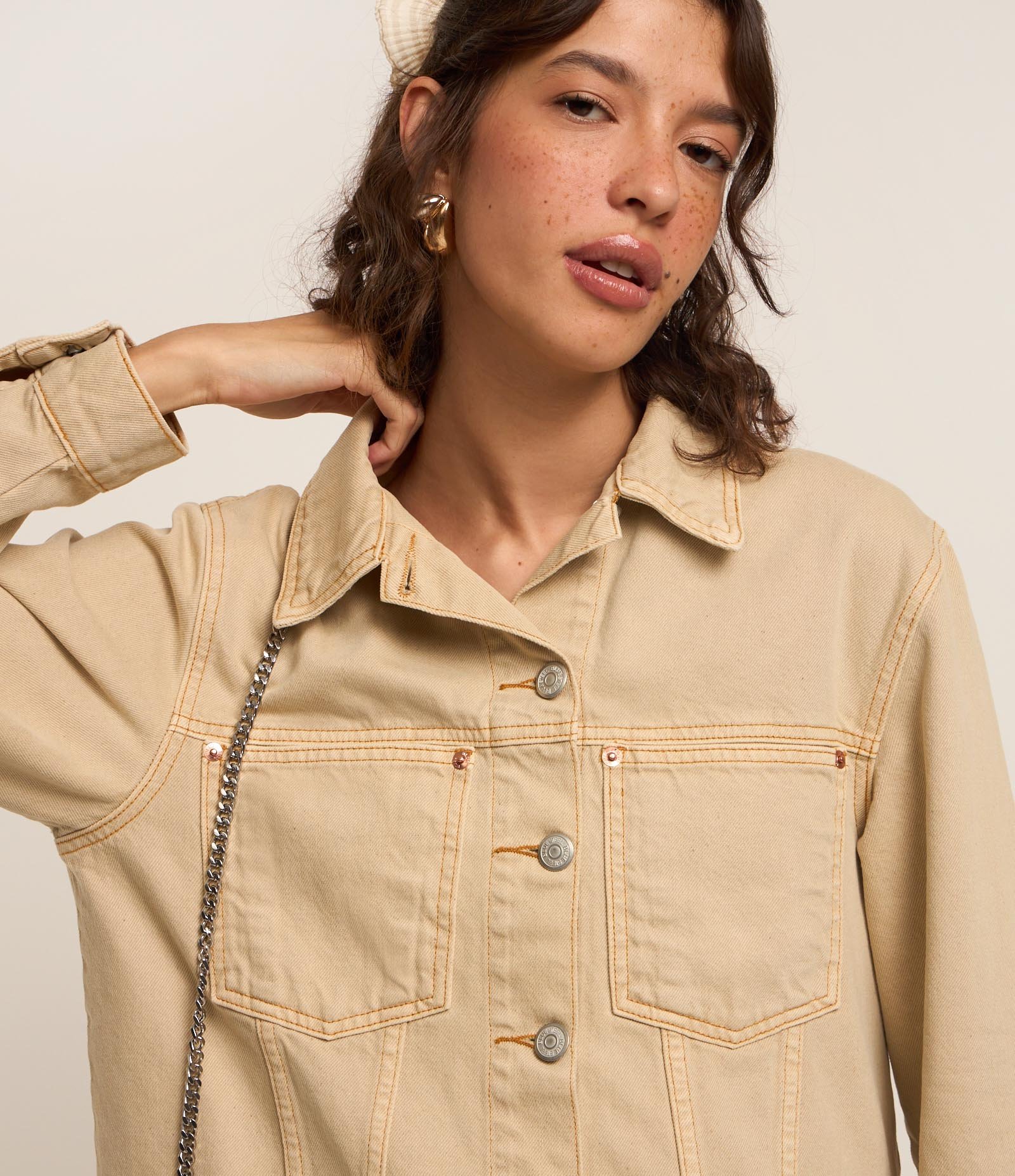 Jaqueta Regular em Sarja com Bolso e Recortes Bege 3