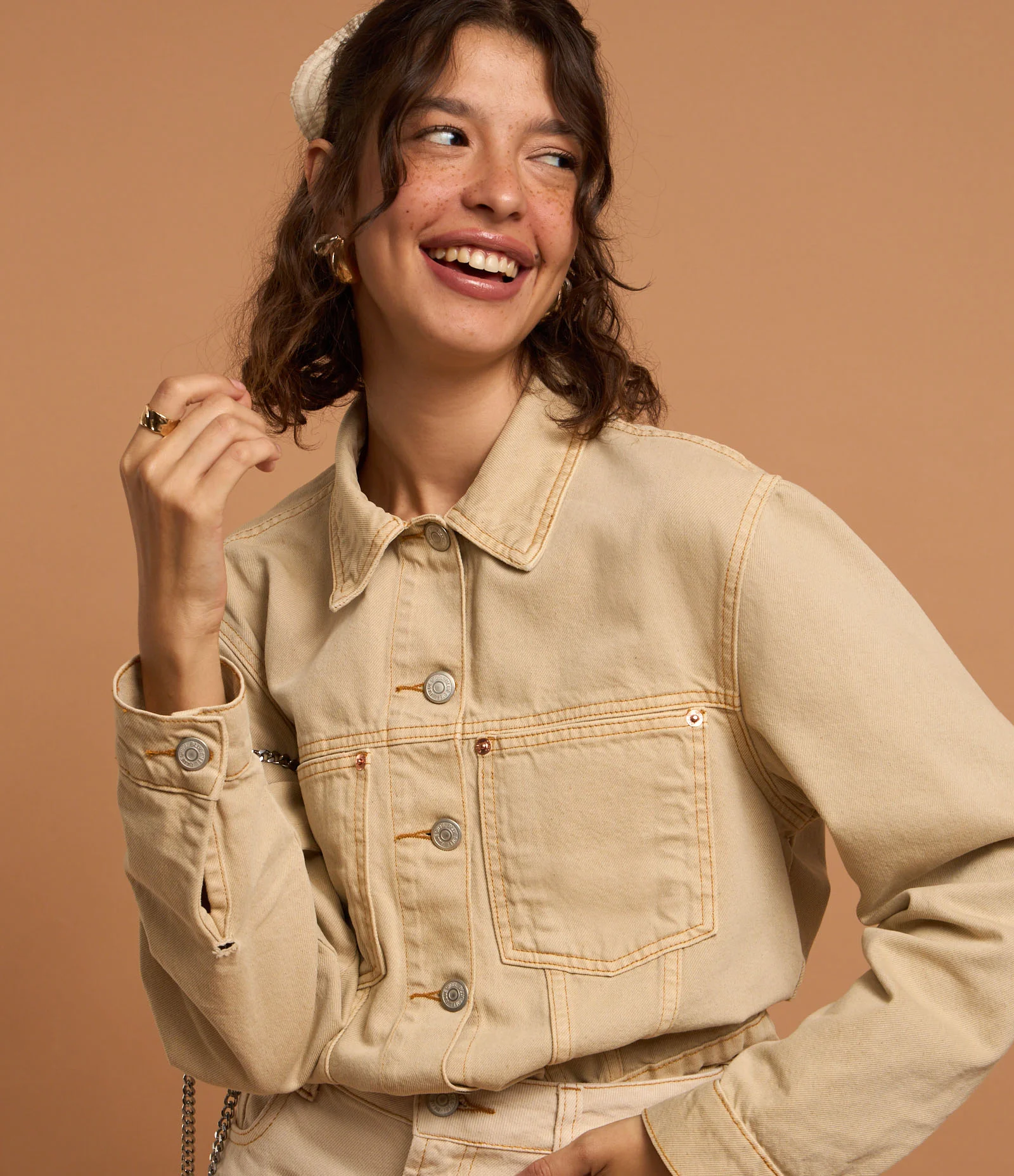 Jaqueta Regular em Sarja com Bolso e Recortes Bege 5