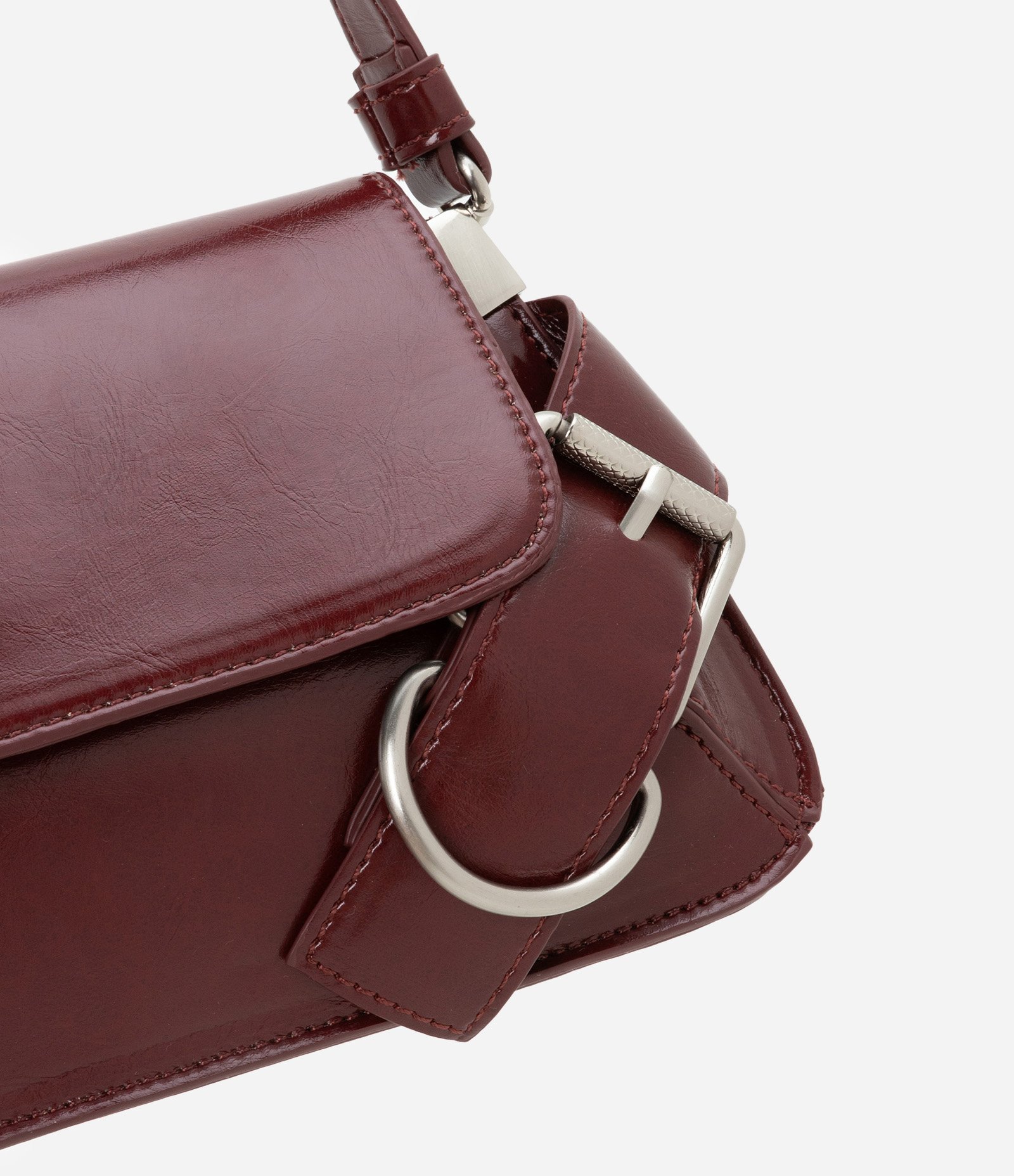 Bolsa Baguete Pequena com Detalhes de Fivelas Vermelho Vinho 6