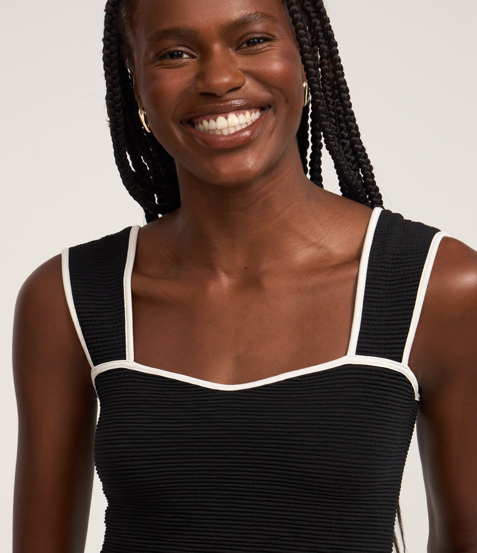 Body Texturizado com Viés Contrastante e Alça Larga Preto 3