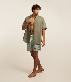 Bermuda Tecnológica com Estampa de Capivara