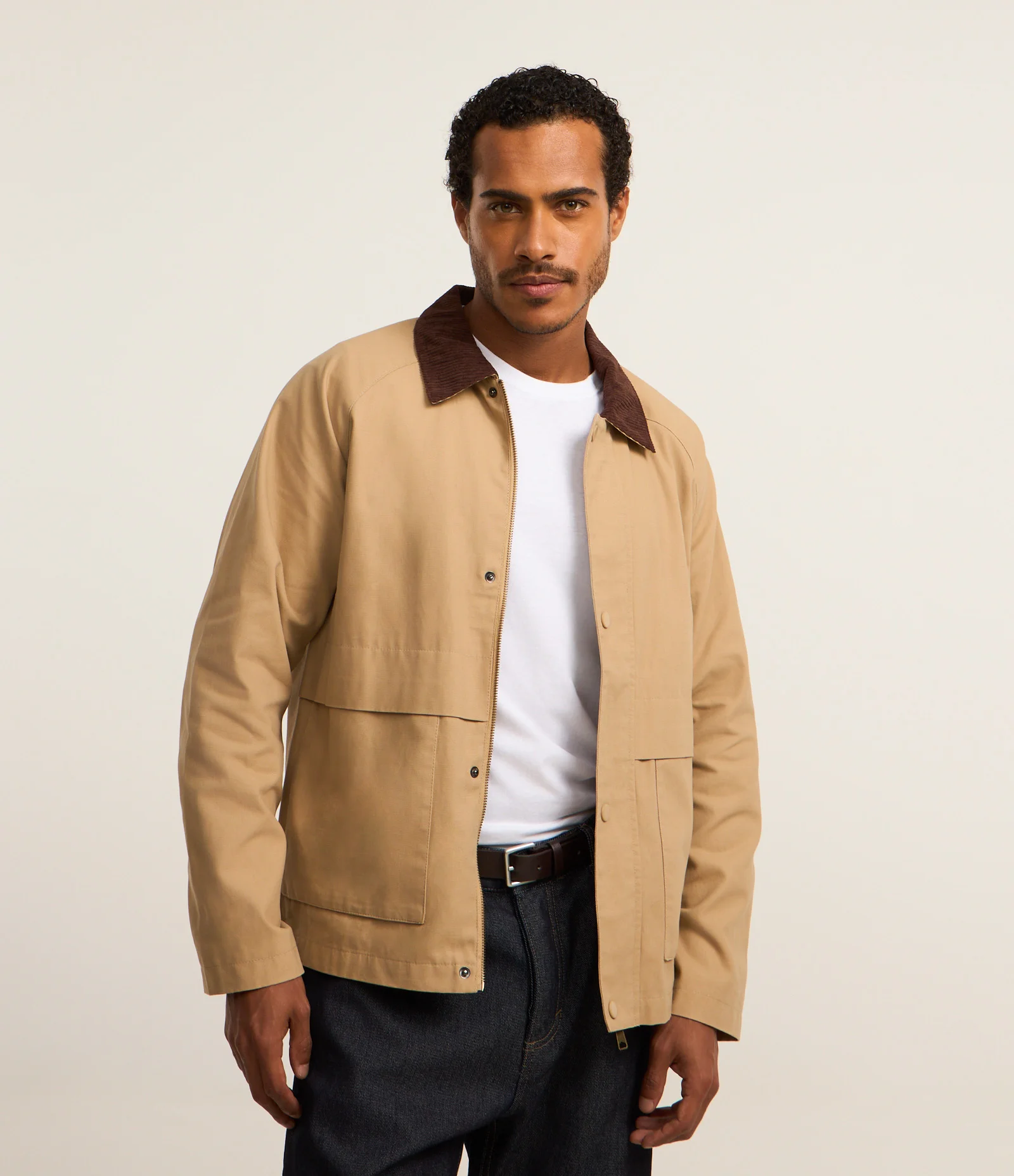 Jaqueta em Algodão com Gola de Veludo e Bolsos Largos Bege 1