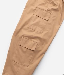 Calça Barrel Empapelada com Bolsos Cargo Curve & Plus Size