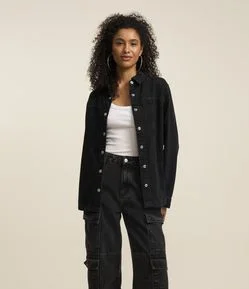 Camisa Jeans com Recorte e Botões Frontais