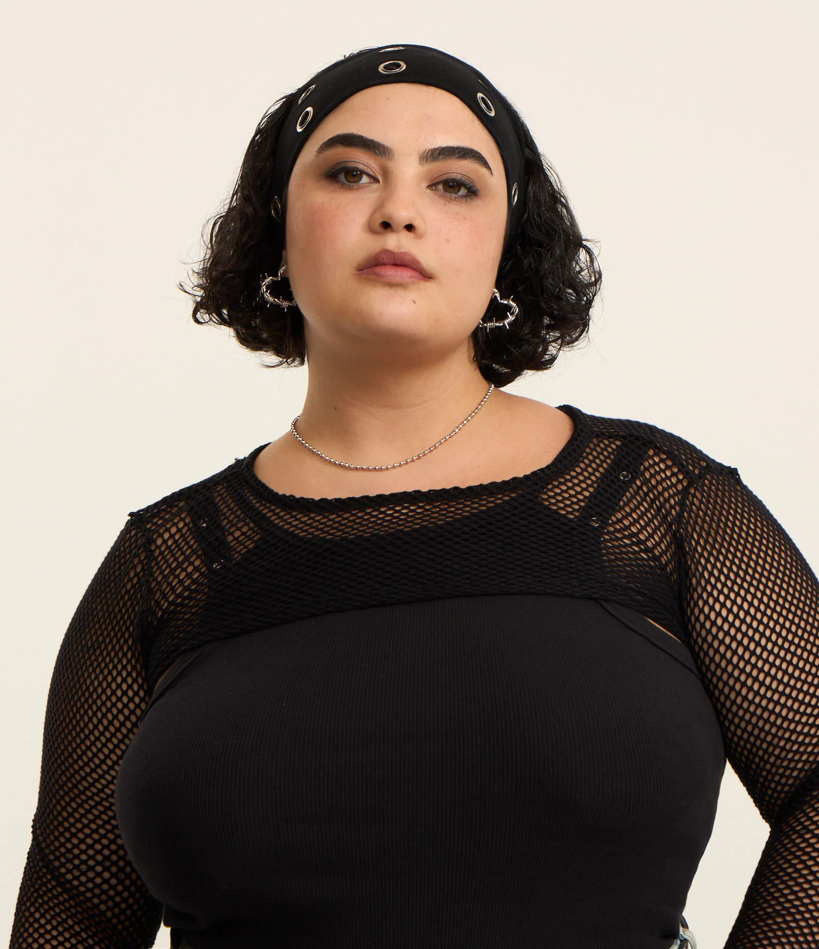 Blusa Curta em Tela de Tule Curve & Plus Size Preto 2