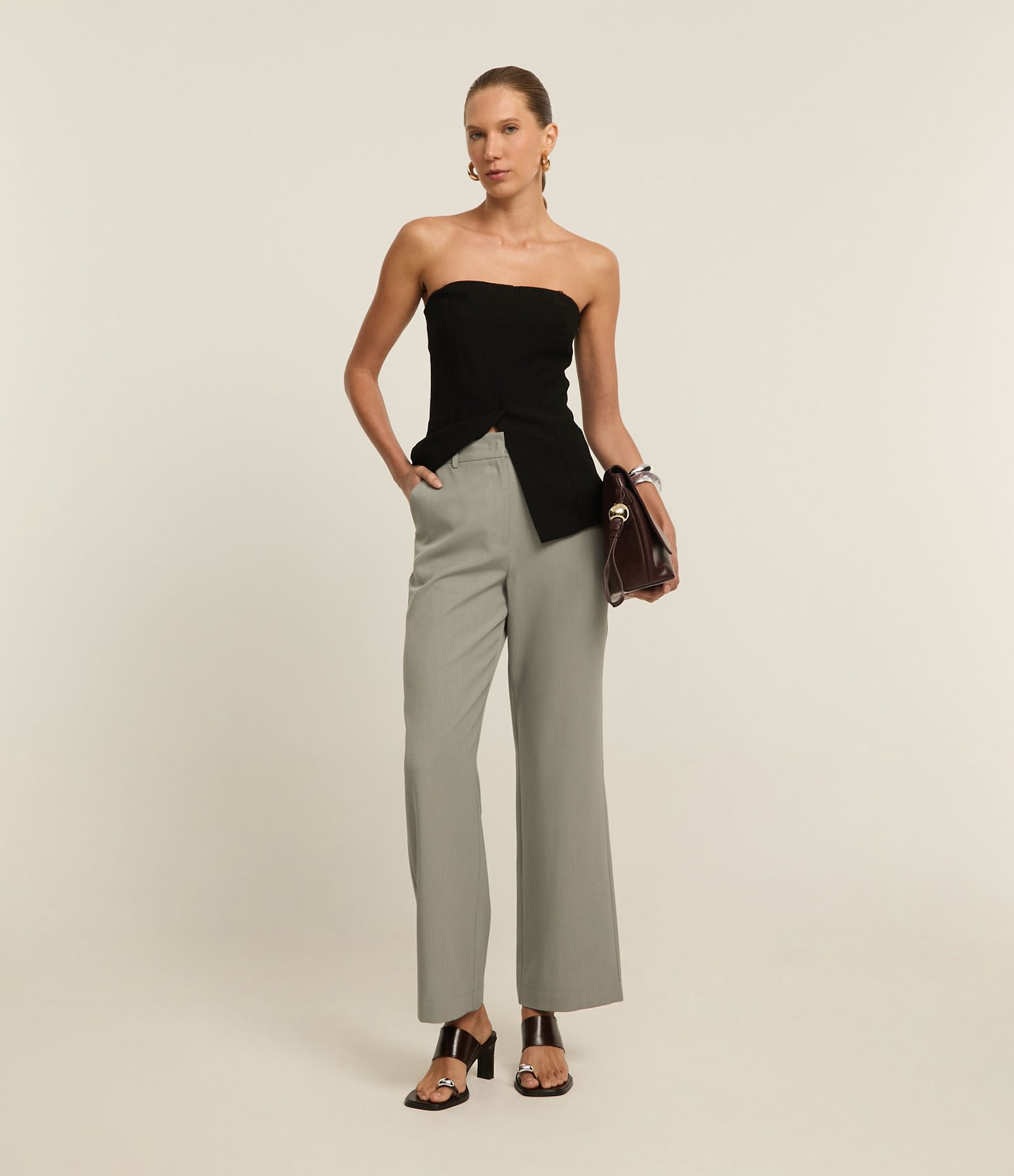 Calça Reta Alfaiatada com Ganchinho no Cós Cinza 5