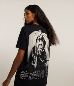 Camiseta Alongada em Algodão Estampada Frente e Costas Gilberto Gil