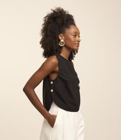 Regata em Crepe com Abotoamento Lateral