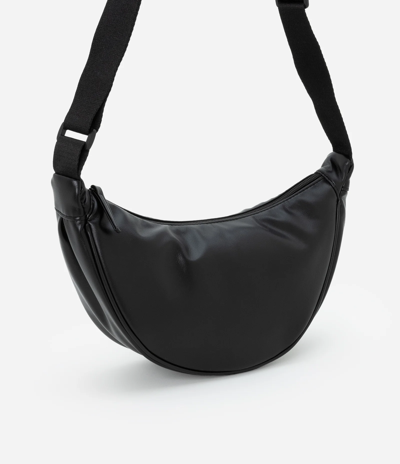 Bolsa Média em PU com Alça Transversal Regulável Preto 1